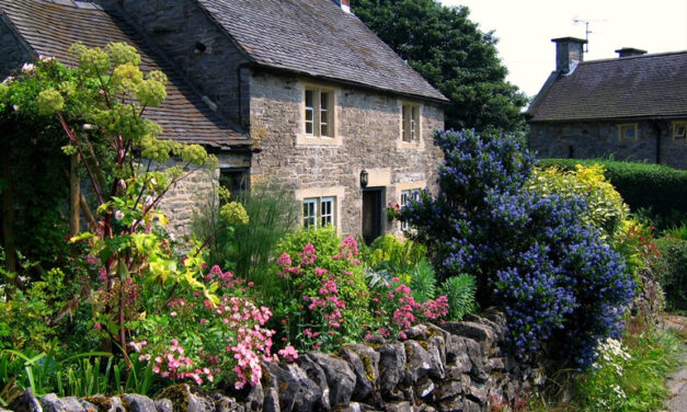 Elmerülni az angol vidék nyugalmában – a cottagecore stílus